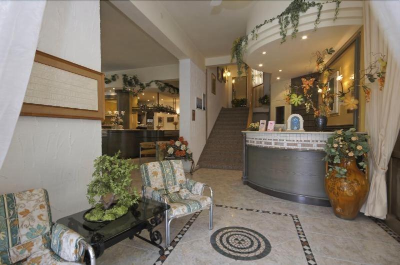 Hotel Victory تْشيزيناتيكو المظهر الخارجي الصورة