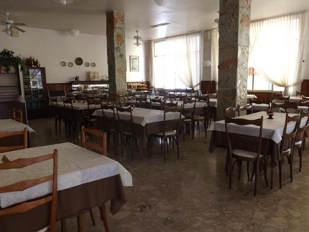 Hotel Victory تْشيزيناتيكو المظهر الخارجي الصورة