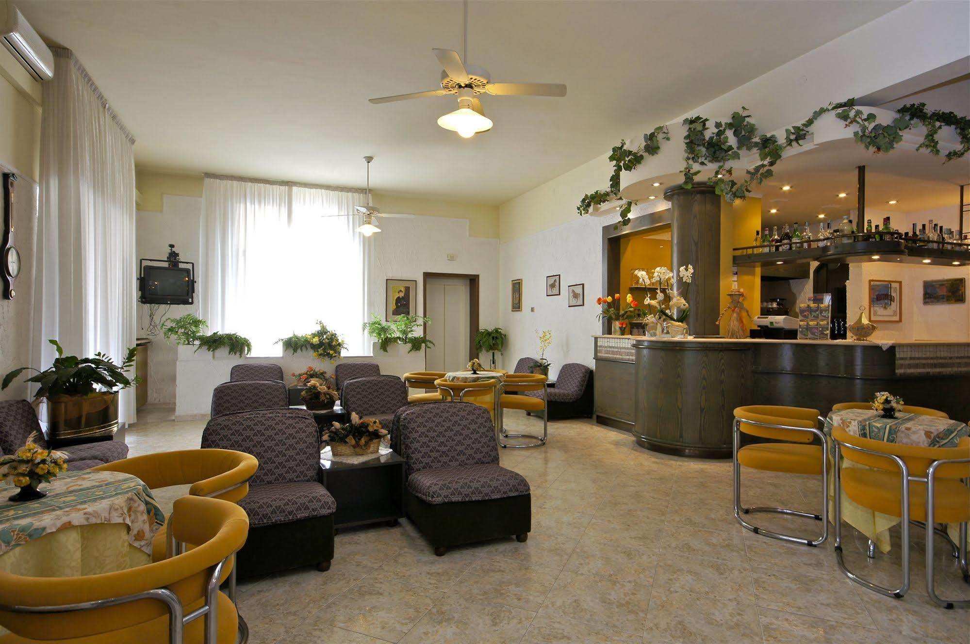 Hotel Victory تْشيزيناتيكو المظهر الخارجي الصورة