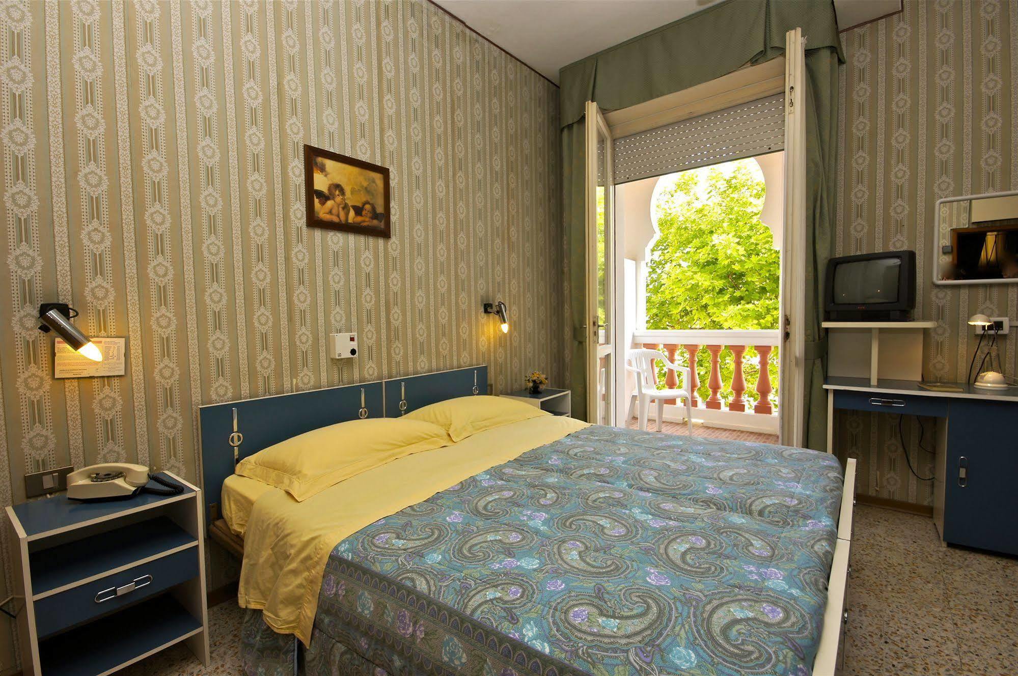 Hotel Victory تْشيزيناتيكو المظهر الخارجي الصورة