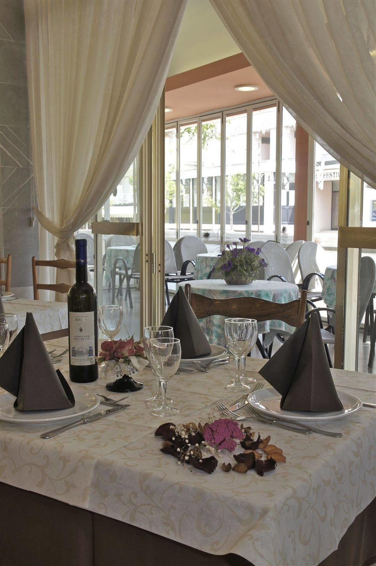 Hotel Victory تْشيزيناتيكو المظهر الخارجي الصورة